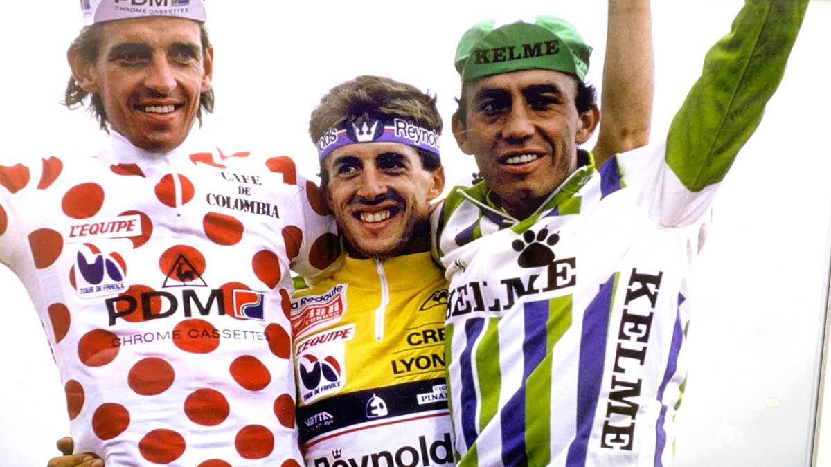 Fabio Parra: la historia del primer latinoamericano en el podio del Tour de Francia.  Parra participó 12 veces en la Vuelta a Colombia y 8 veces en la Vuelta a España.