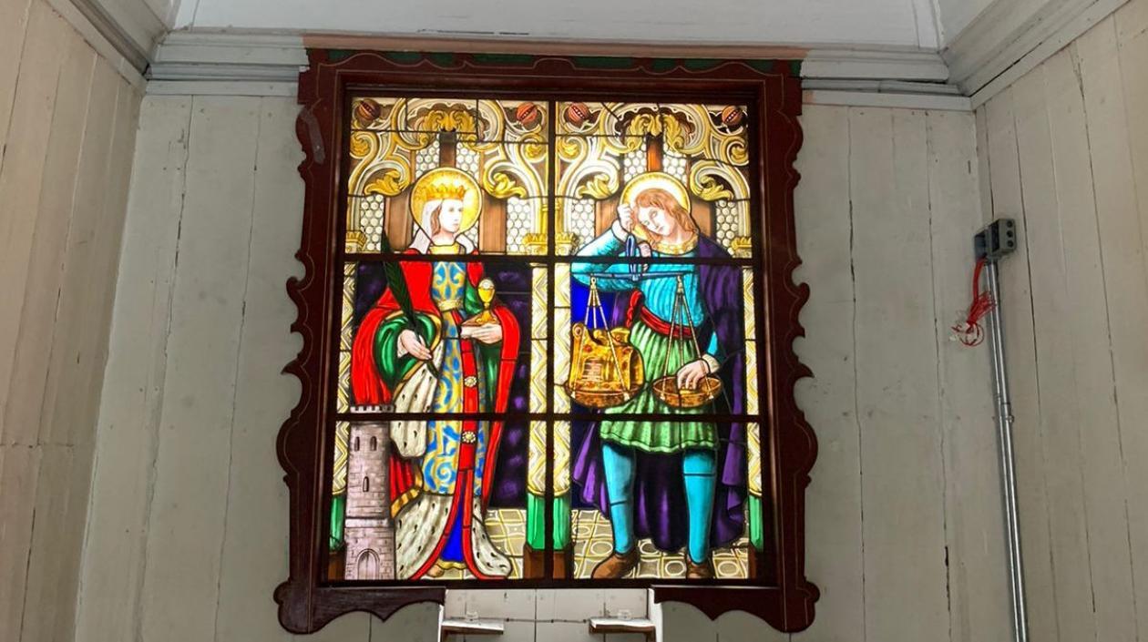 Descubren vitral oculto con dos santos en el Museo Casa de Moneda, en Bogotá